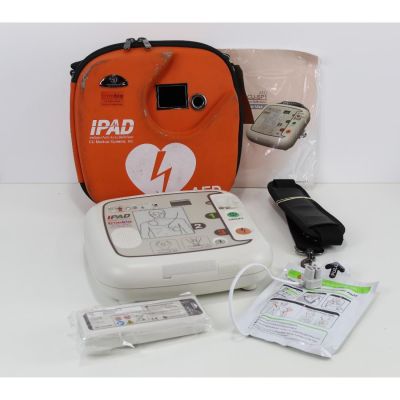 CU Medical iPAD SP1 Semi Automatic Defibrillator with NEW Battery & 1 x NEW Pack of Electrodes & Carry Case with all its accessories