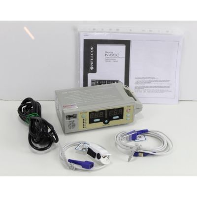 Nellcor N550 Pulse Oximeter SPO2 Finger Monitor - NEW Sensor & Extension - NEW Battery with its accessories